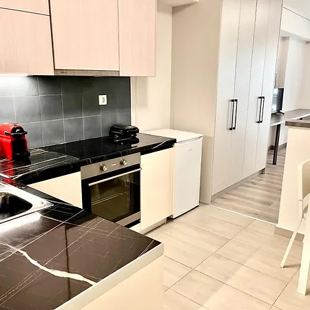 Elvita 4 * Atenas