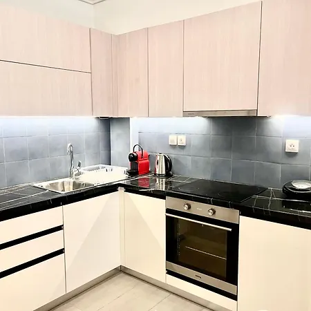 Elvita 4 *