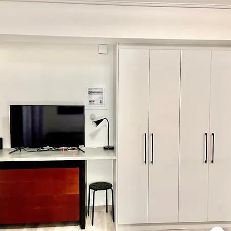 Elvita 4 Apartment *