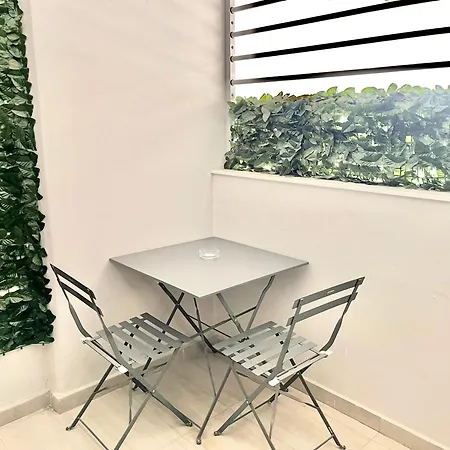 Elvita 4 * Atenas