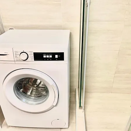 Elvita 4 * Atenas